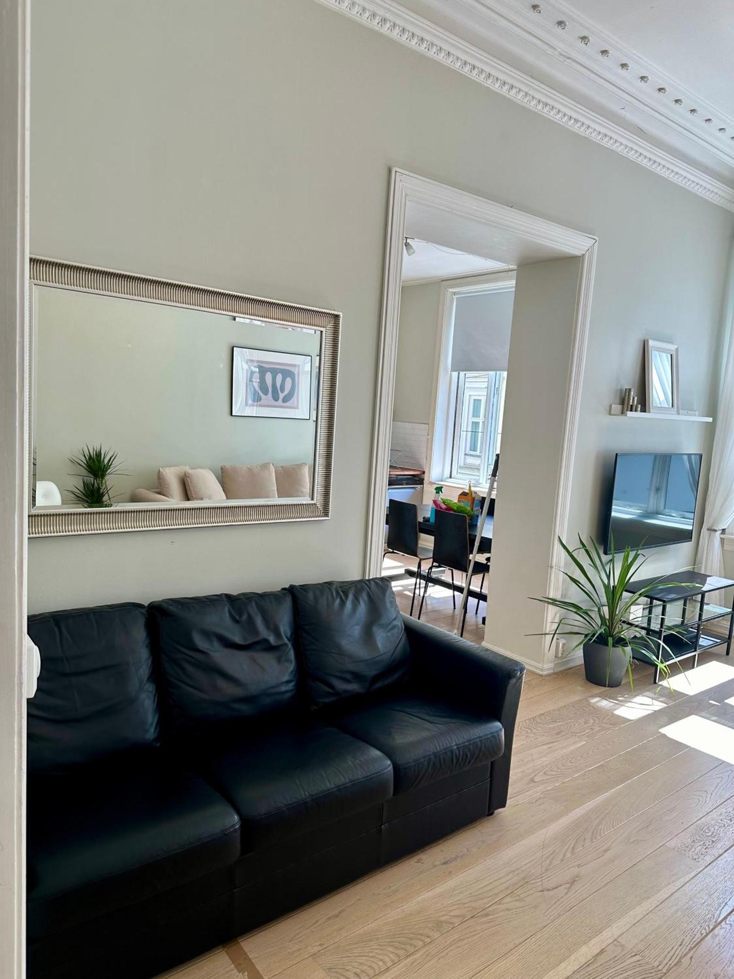 Classical 3 Bedroom, 2 Bath, Minutes From Royal Palace, Main Shopping Street, Restaurants & Downtown 奥斯陆 外观 照片